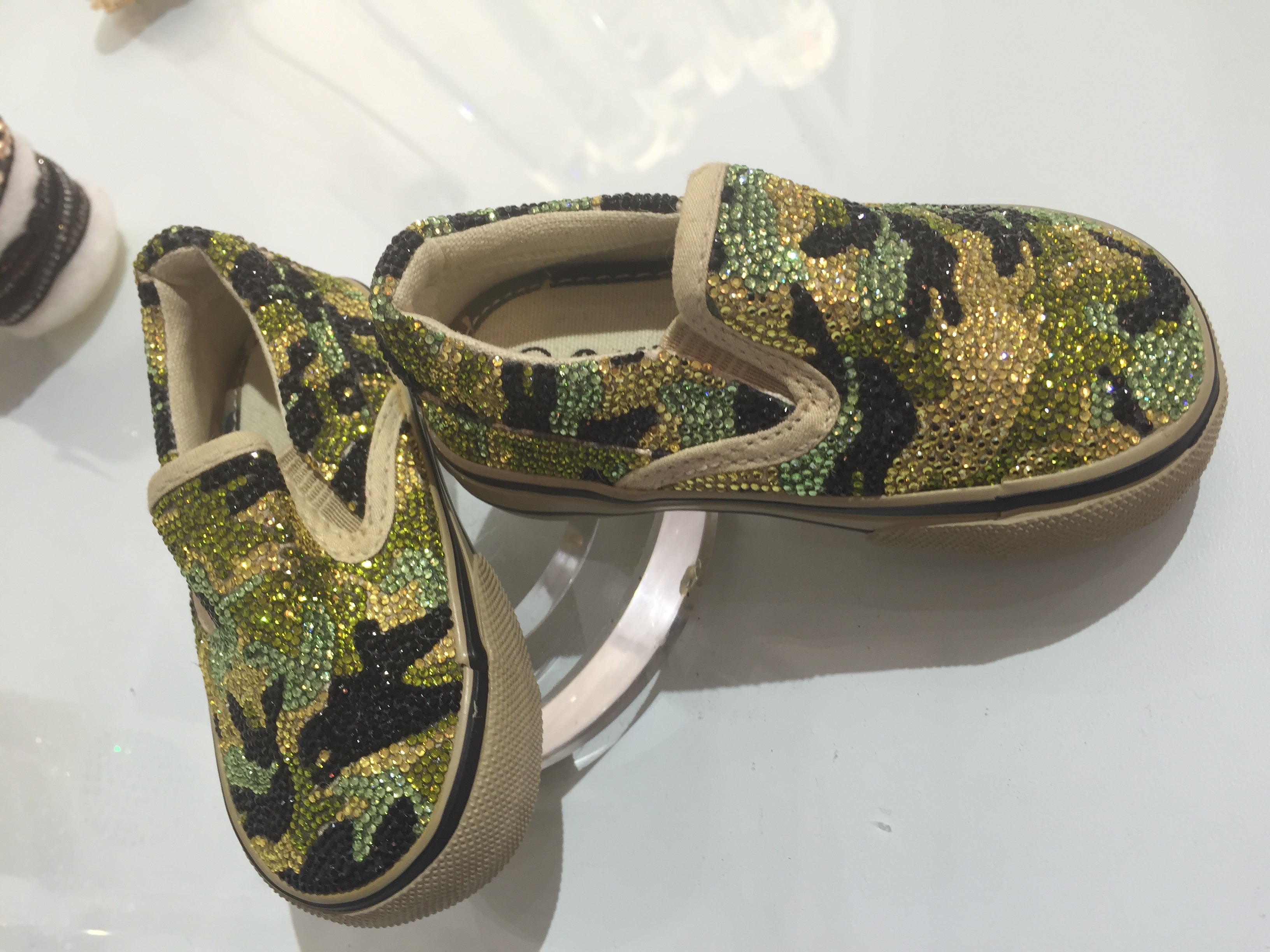 CUSTOM CRYSTAL LOGO MERCH | LUXURY BRANDING, EVENTS & PR | CRYSTALLIZED CORPORATE GIFTS