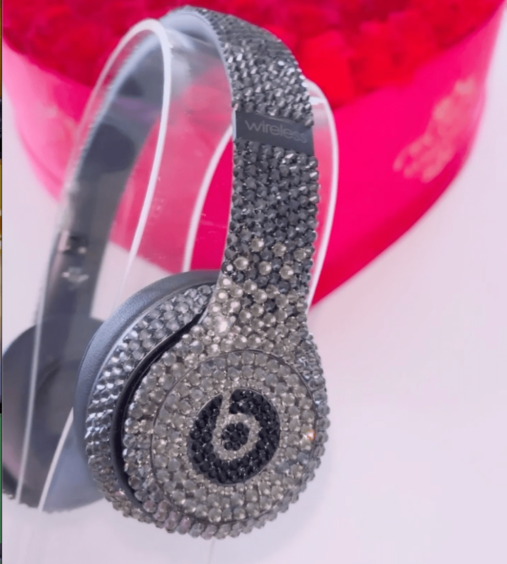 Black Diamond Ombre Crystallized Beats Solo 3 Wireless | Premium Glass Rhinestones - ICY Couture